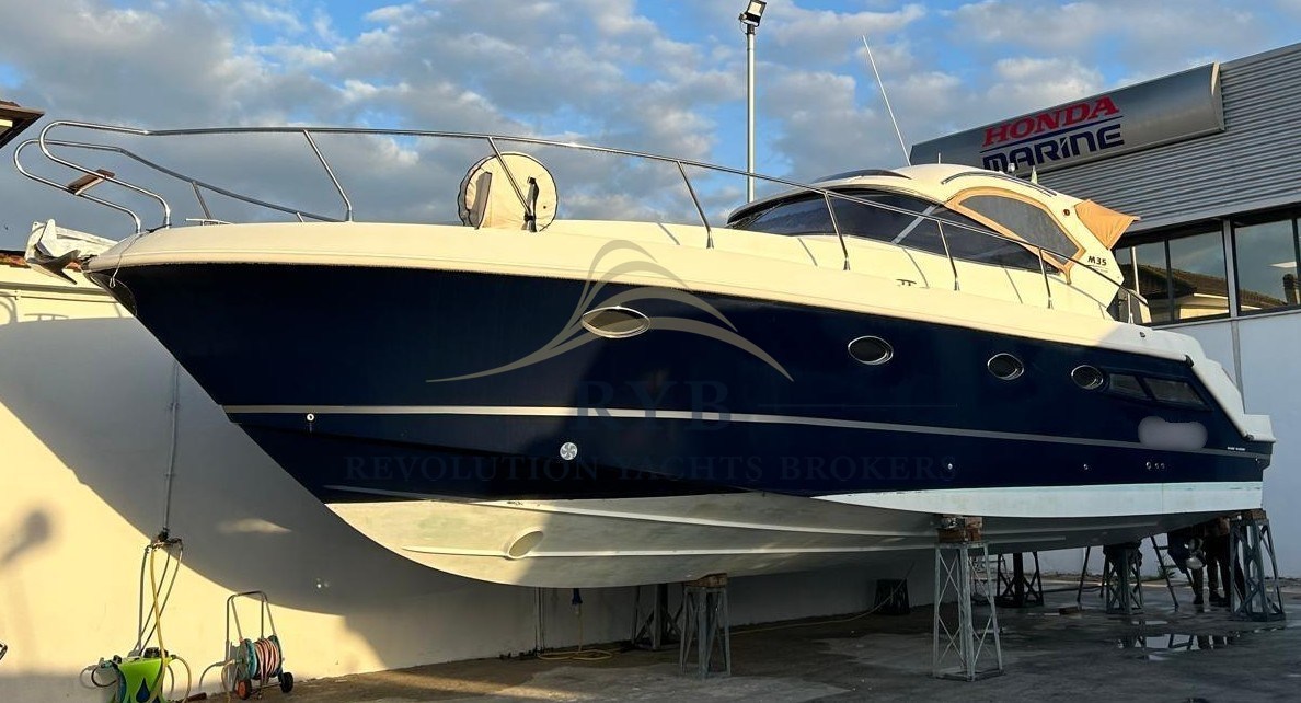 MANO' MARINE M35 2009 RYB  (29)