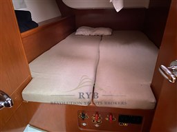 BENETEAU OCEANIS 40 2010 RYB (5)