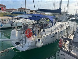 BENETEAU OCEANIS 40 2010 RYB (14)