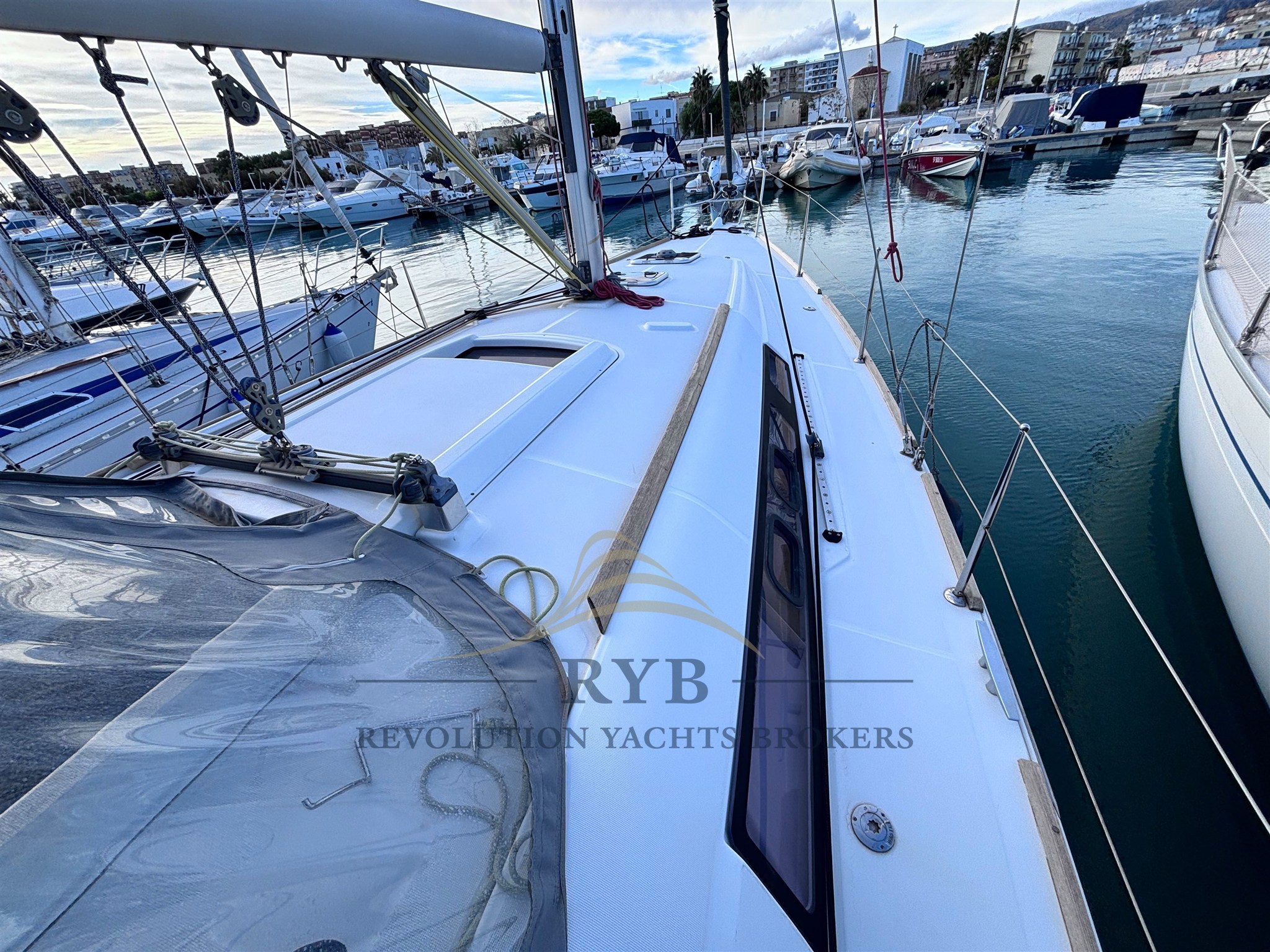 BENETEAU OCEANIS 37 2011 RYB (23)