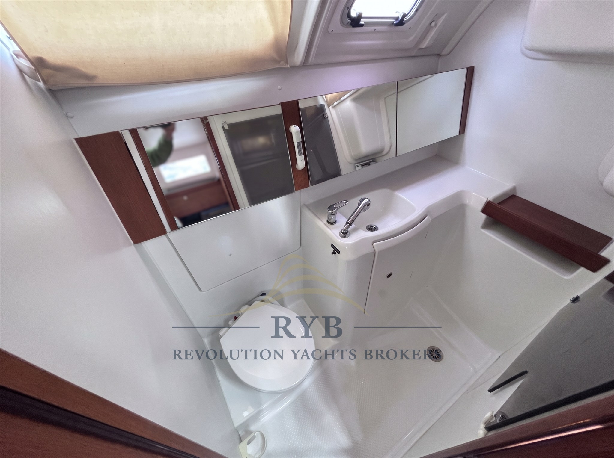 BENETEAU OCEANIS 37 2011 RYB (1)