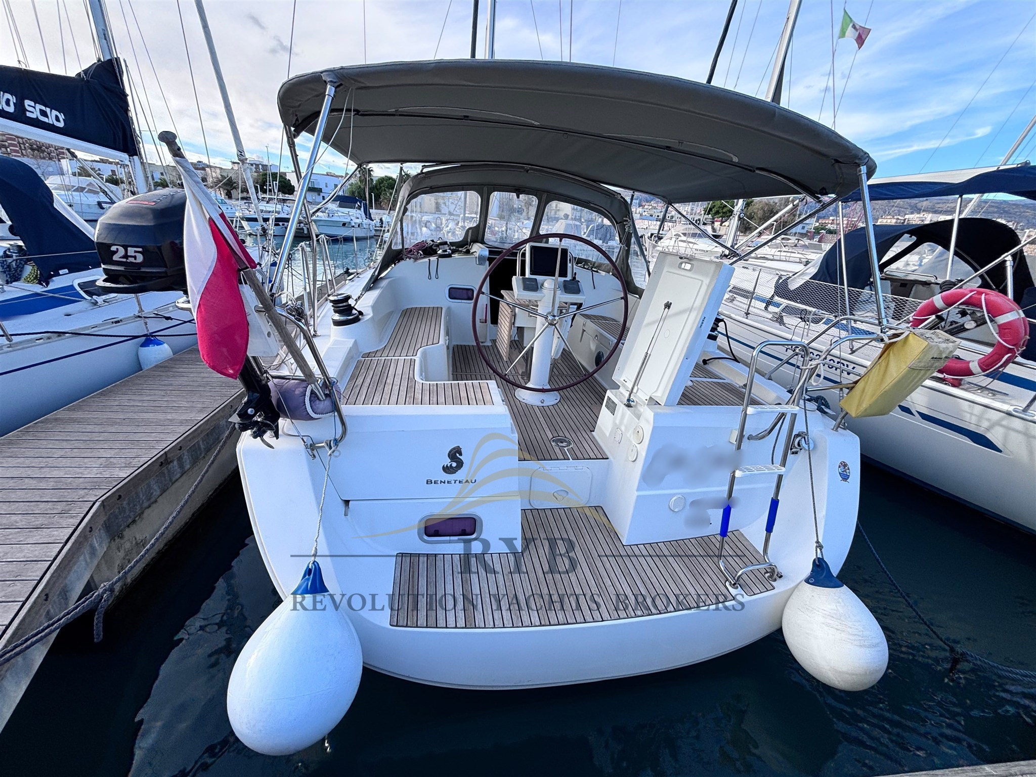 BENETEAU OCEANIS 37 2011 RYB (30)