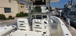 BOSTON WHALER OUTRAGE 320 2004 RYB (8)