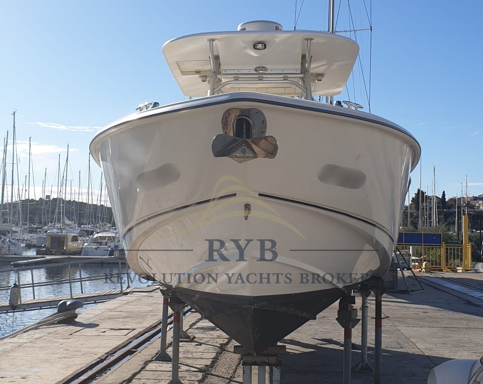 BOSTON WHALER OUTRAGE 320 2004 RYB (14)