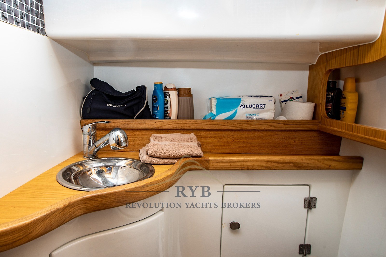 CANTIERI VENERE 28 2023 RYB (7)