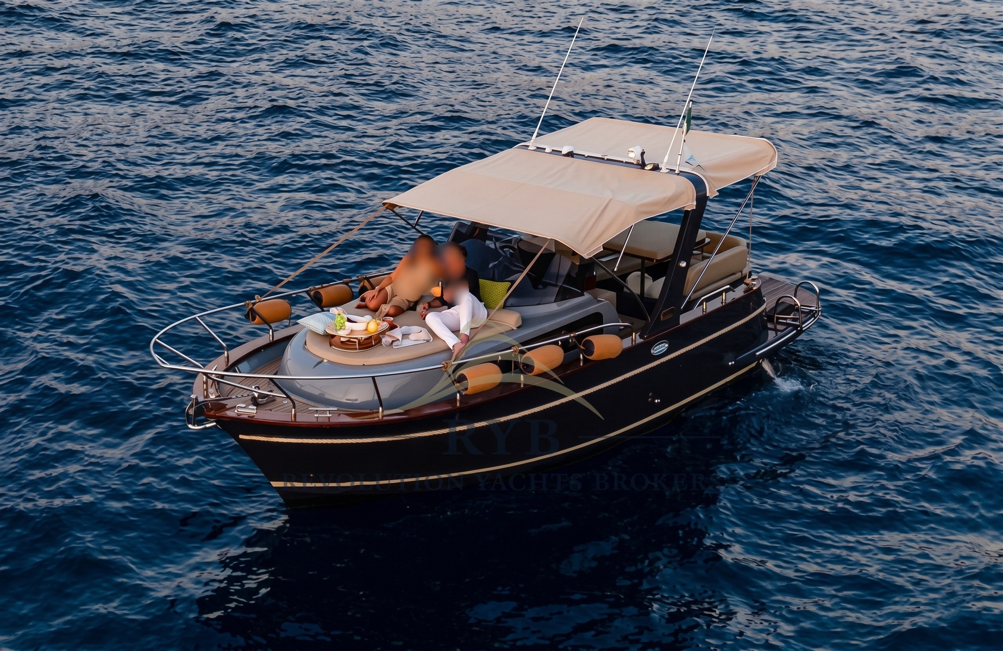 CANTIERI VENERE 28 2023 RYB (2)