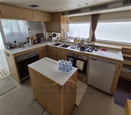 LAGOON 52F 2014 RYB (8)