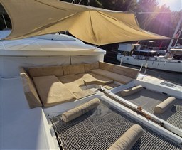LAGOON 52F 2014 RYB (27)
