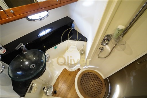 34 Master Cabin Toilette