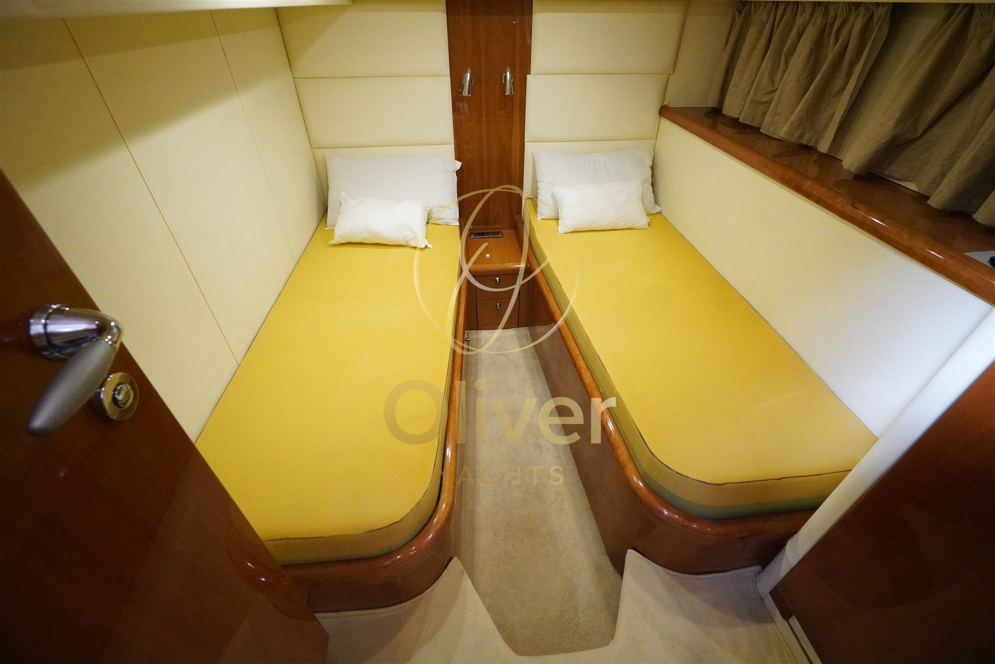 35 Guest Cabin 1