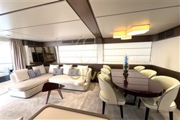 21 Salon