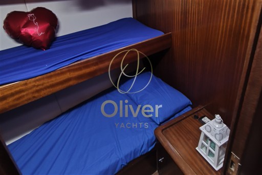 33 Guest cabin with bunk beds