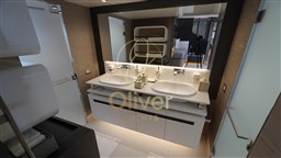 26 Master Cabin Toilette