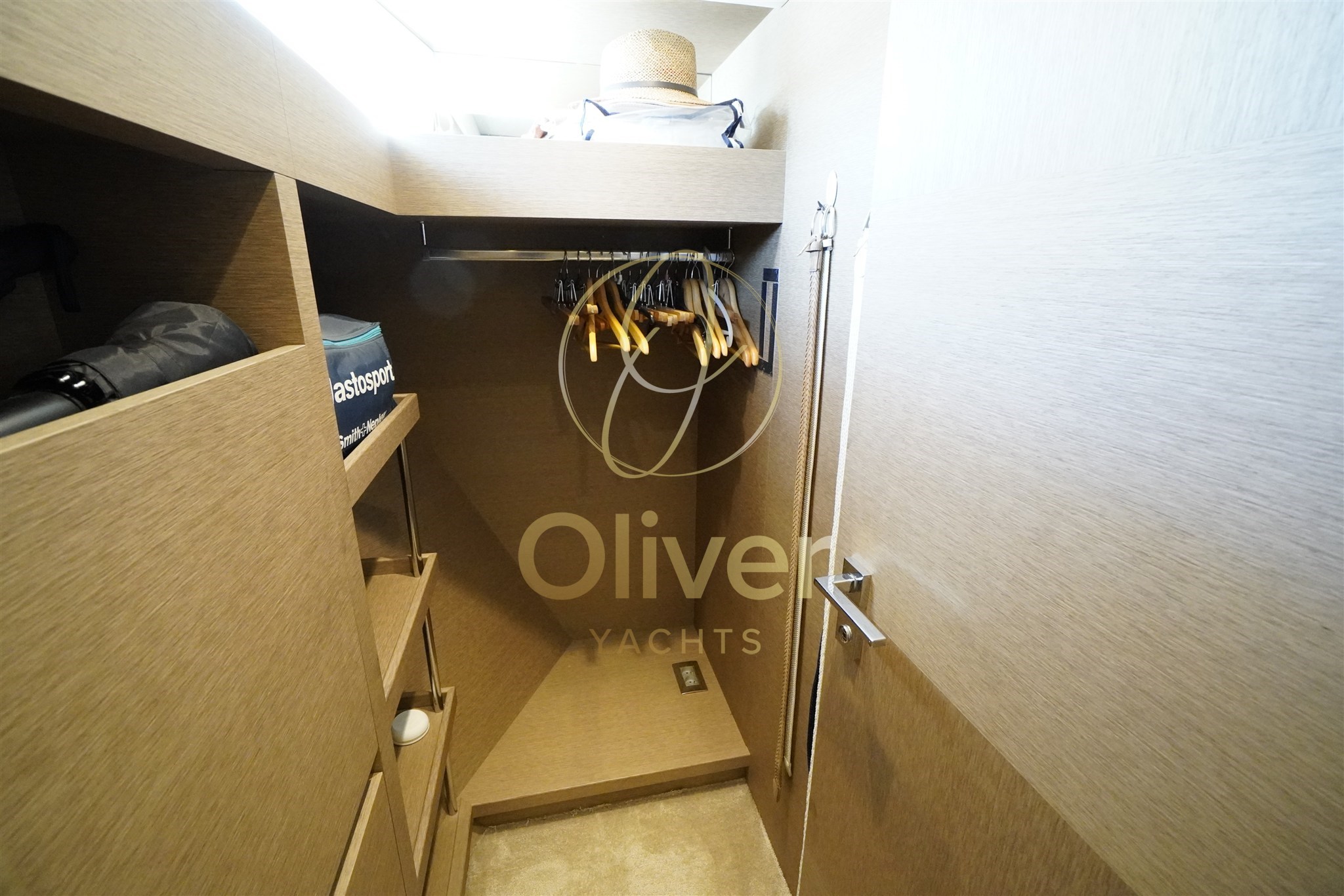 37 Master Cabin Wordrobe