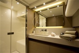 29 Master Cabin Toilette