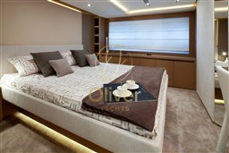 34 VIP Cabin