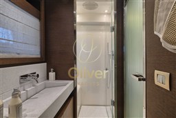 37 VIP Cabin Toilette