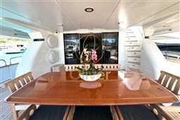 08 Cockpit