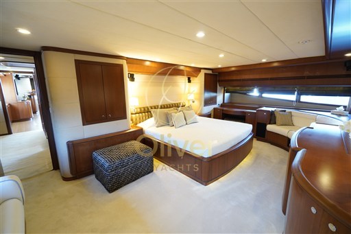28 Master Cabin