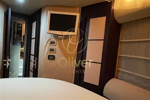 25 Master Cabin
