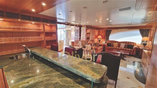 09 Main Saloon