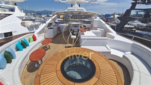 40 Fly Lounge area