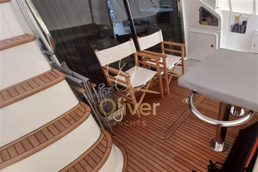 08 Aft  Cockpit