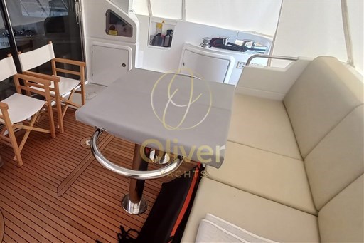09 Aft  Cockpit