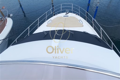 04 Bow Sundeck
