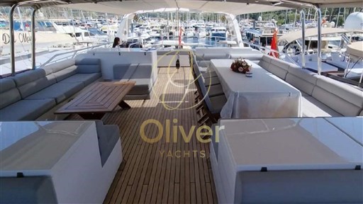 11 Flybridge