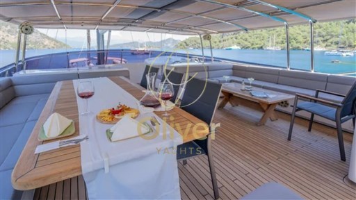 13 Flybridge