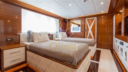 29 Aft Twin Cabin