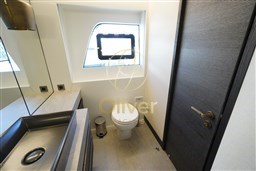 44 Master Cabin Toilette