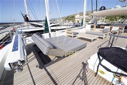 20 Fly Bridge Sunbathing