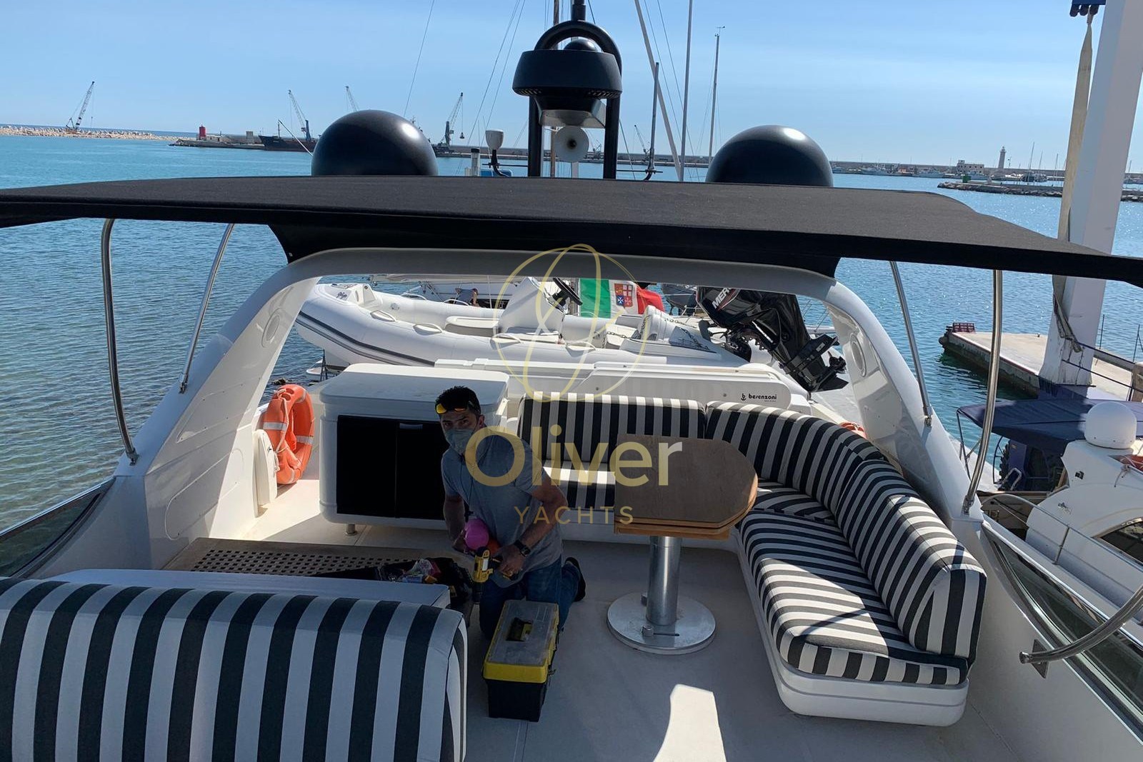 14 Flybridge