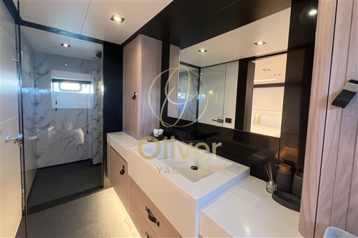 24 Master Toilette