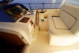 09_Esterni_Divanetto_lato_guida