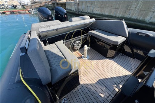 28 Cockpit