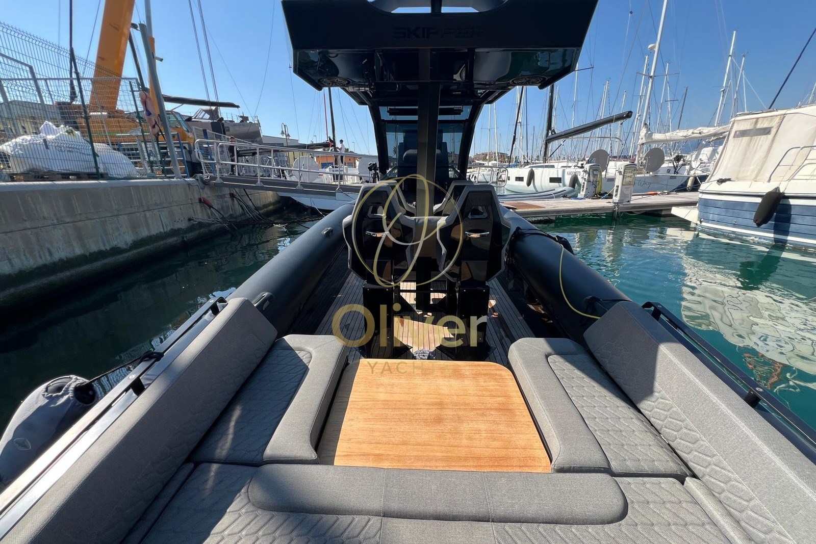 32 Cockpit