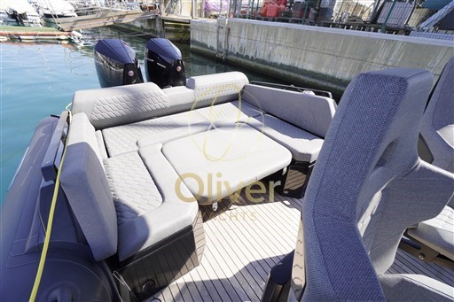27 Cockpit