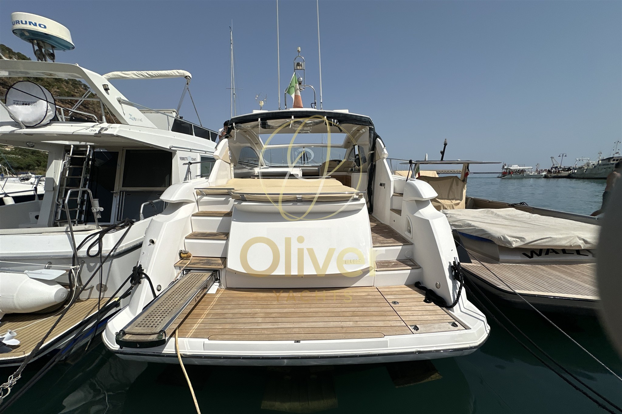 04 Exterior