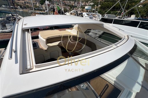 21 Electric opening hard top