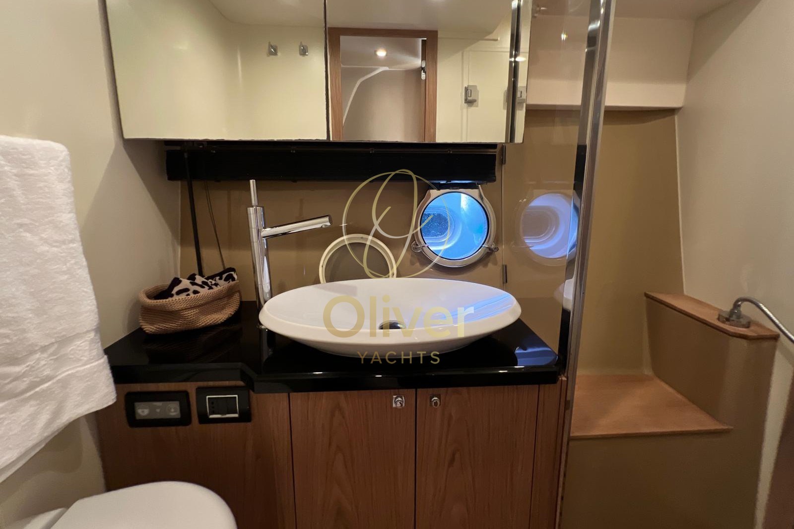 41 Master Cabin Toilette