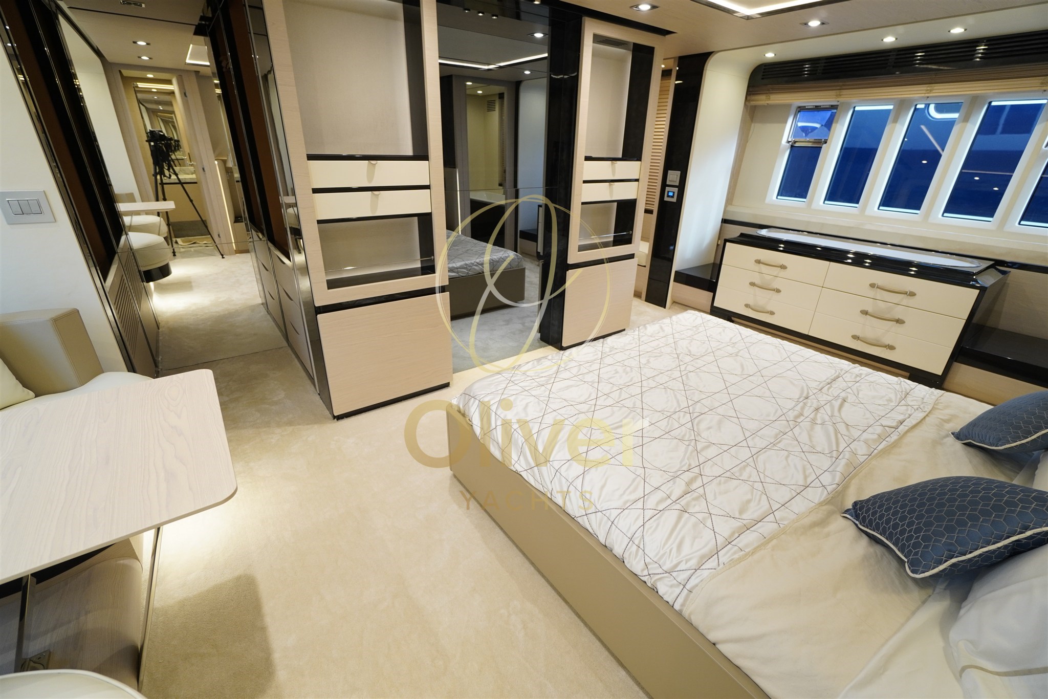 36 Master Cabin