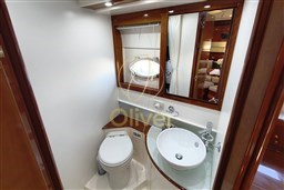 42 Master Cabin Toilette