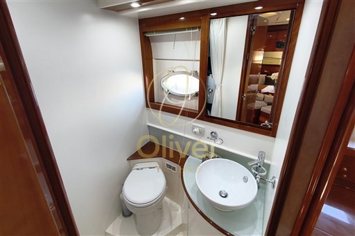 42 Master Cabin Toilette