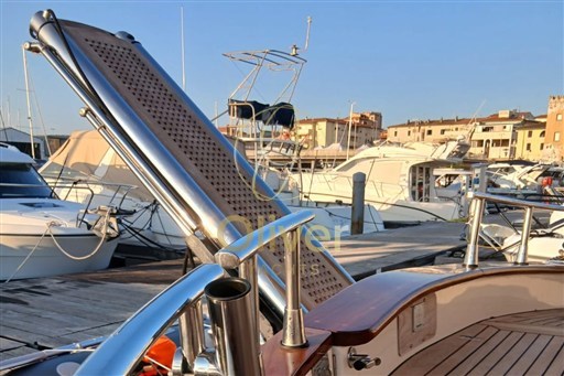 13 Hydraulic Gangway