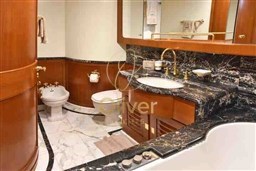 21 Master Cabin Toilette