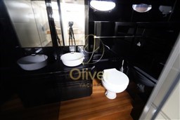 44 Single Cabin Toilette