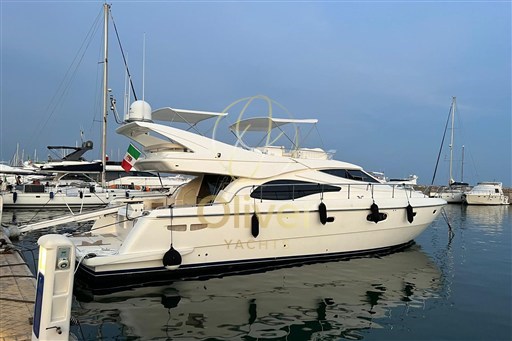 Ferretti Yachts 590